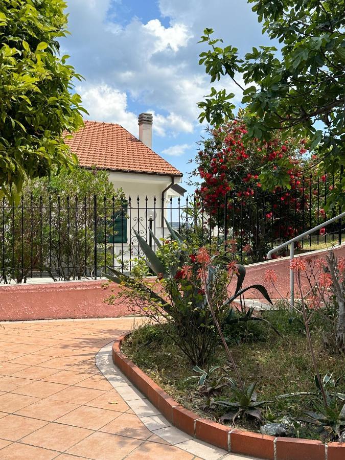 Villa Rosa Giustenice 외부 사진